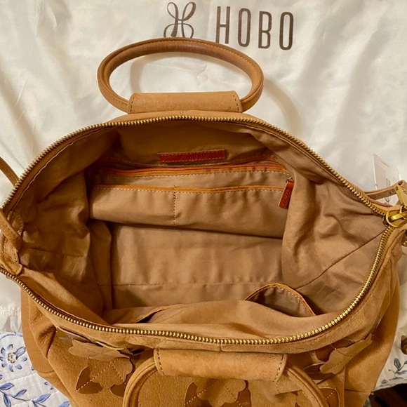 HOBO SHEILA BUFFED LARGE SATCHEL - NWT TAN - Picture 7 of 7